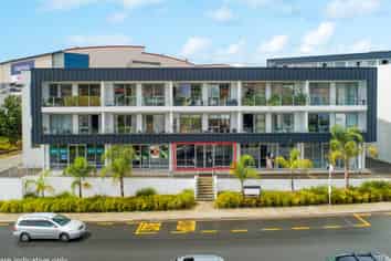 Last retail unit - The Link