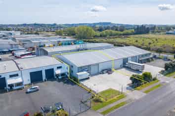 CBRE: Industrial Building & Yard