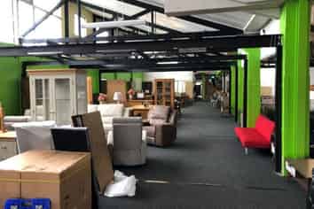 Showroom/Industrial space with huge profile