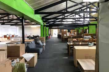 Showroom/Industrial space with huge profile