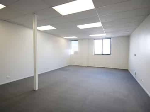 Bright & Open Plan on Hinemoa Street