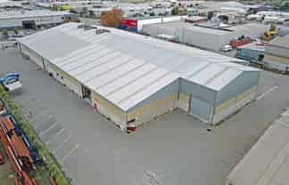1,500m² Warehouse with Gantry