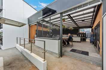 BRAND NEW RETAIL UNIT - ROAD FACING DEVELOPMENT