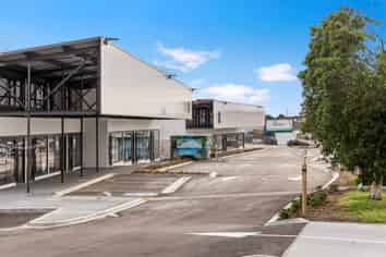 MOTIVATED VENDOR - NEW RETAIL UNITS FROM $640,000