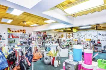 RETAIL SHOP FOR SALE ROYAL OAK MALL