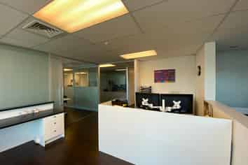 225m2* Modern Office in Middleton