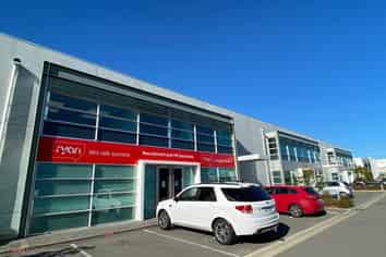 225m2* Modern Office in Middleton