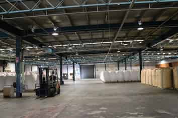 Warehouse 3,100 m2 approx