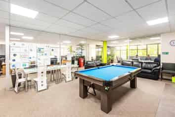 383M² OFFICE WITH PARKING