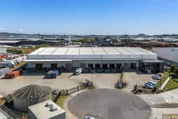 Racked distribution facility