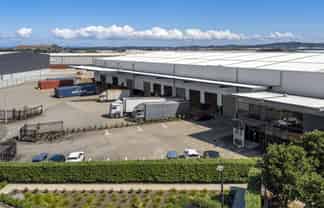 Racked distribution facility