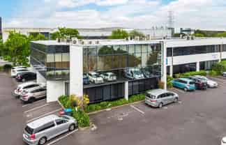 383M² OFFICE WITH PARKING