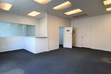 2370m² Warehouse in Middleton (Bay 2, 3 & 4)