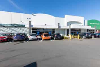 NORTHWOOD SUPA CENTA - RARE OPPORTUNITY