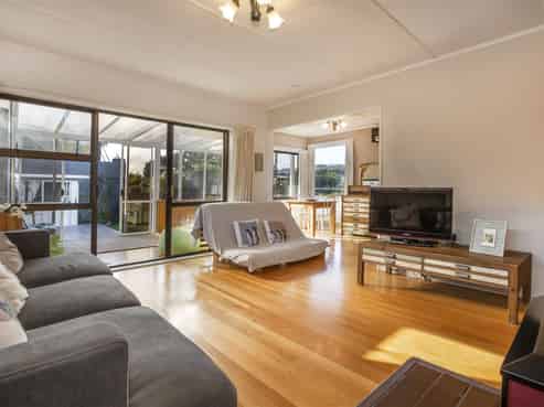 31 Beazley Avenue, Paparangi