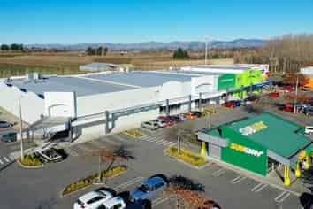 NORTHWOOD SUPA CENTA - RARE OPPORTUNITY