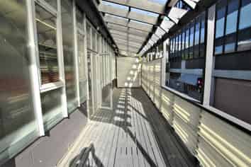 PERFECTLY POSITIONED OFFICE / WAREHOUSE