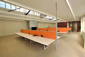 PERFECTLY POSITIONED OFFICE / WAREHOUSE