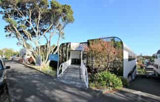 BRAND NEW FITOUT, VIEWS TO MATCH