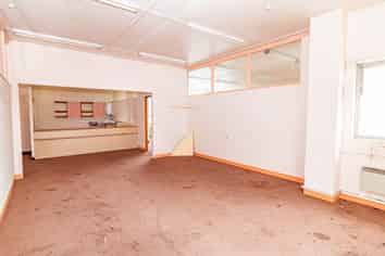 Second level office space in city center 