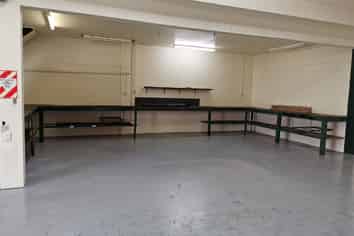 Tidy Burnside 400sqm Warehouse / Office