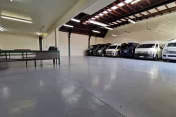 Tidy Burnside 400sqm Warehouse / Office