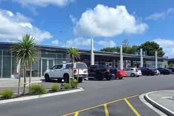 Retail Unit for Investors and Owner Operators