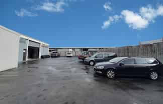 SECURE YARD/ WAREHOUSE