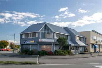 Modern Street Level Offices For Lease