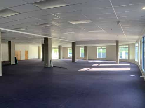 Flexible site: bulk retail/ office