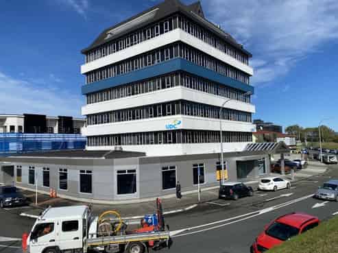 Flexible site: bulk retail/ office