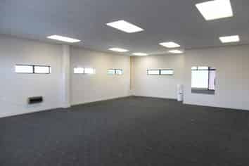 Close to City CBD Fringe