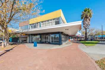 SUPERB CORNER SITE POSITIONING