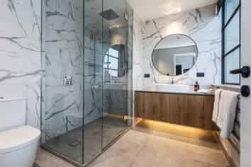 PREMIUM OFFICE / APARTMENT - WATERLOO TOWERS