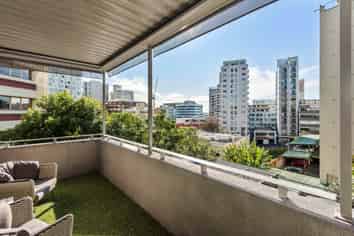 PREMIUM OFFICE / APARTMENT - WATERLOO TOWERS