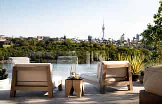 1 Purewa Road, Meadowbank