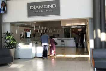 Corner Retail at Royal Oak Shopping Centre!