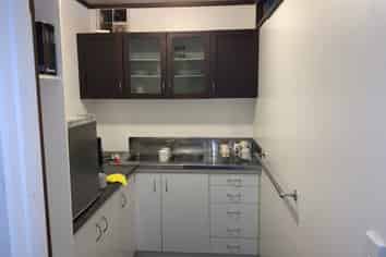 First floor office space available Te Rapa Road