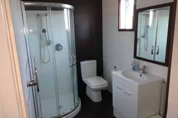 First floor office space available Te Rapa Road