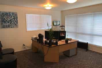 First floor office space available Te Rapa Road
