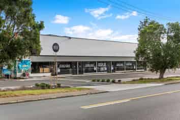 MOTIVATED VENDOR - NEW RETAIL UNITS FROM $640,000