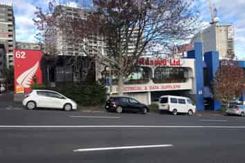 INDUSTRIAL / SHOWROOM CLOSE TO CBD