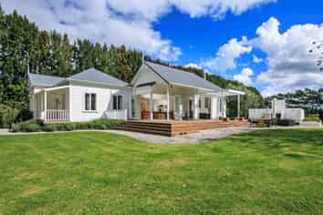 SENSATIONAL COUNTRYSIDE LIVING WITH STRATEGIC ...