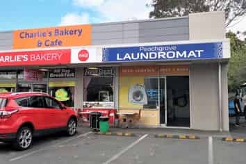 Suburban retail for lease - Peachgrove