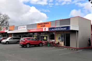 Suburban retail for lease - Peachgrove