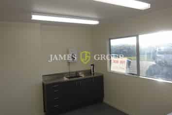 Race into Hampton Downs!