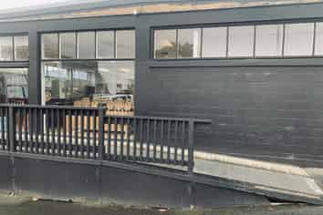 Bargain Lease in Central Newton Rd!