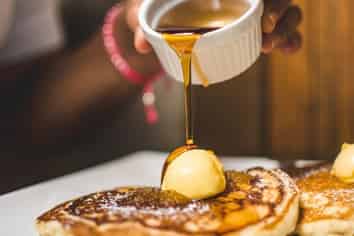 Esquires Cafe - Highly Sought After Location