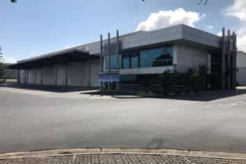 Logistical Hub on Manu Road!