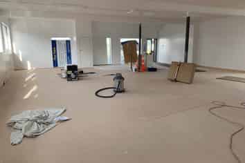 215M² REFURBISHED SHOWROOM / RETAIL